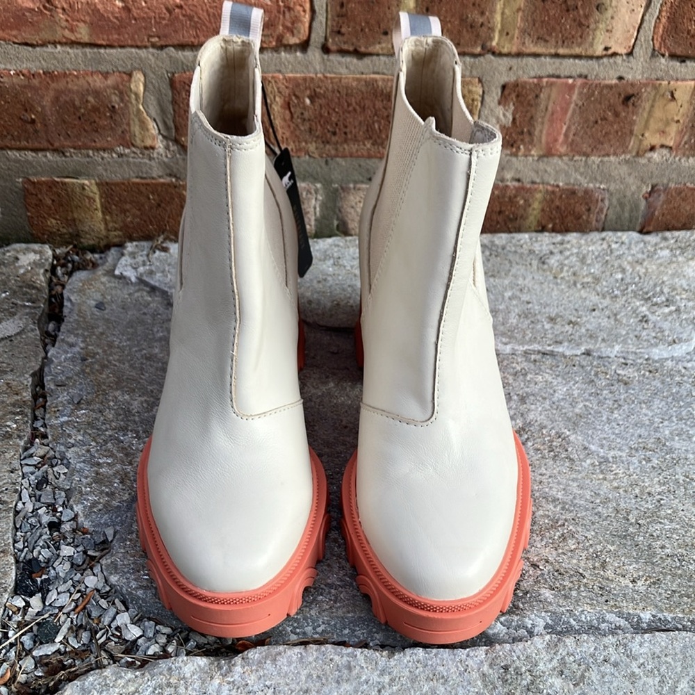 SOREL Women's Brex Heel Chelsea Boots. - Picture 3 of 17